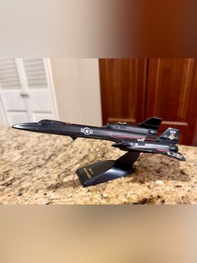 Blackbird Force One Die-Cast 1988 ERTL 10" Reconnaissance Plane USAF SR-71
